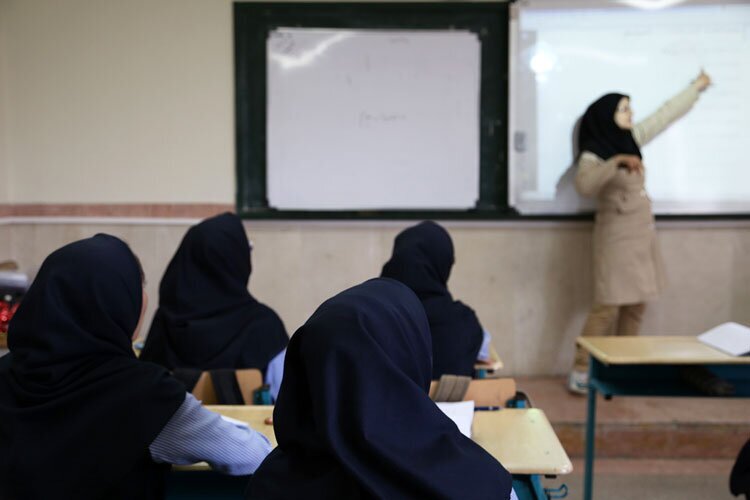 واریز «حقوق» و «عیدی» بازنشستگان جدید آموزش و پرورش استثنایی تا پایان بهمن‌ماه