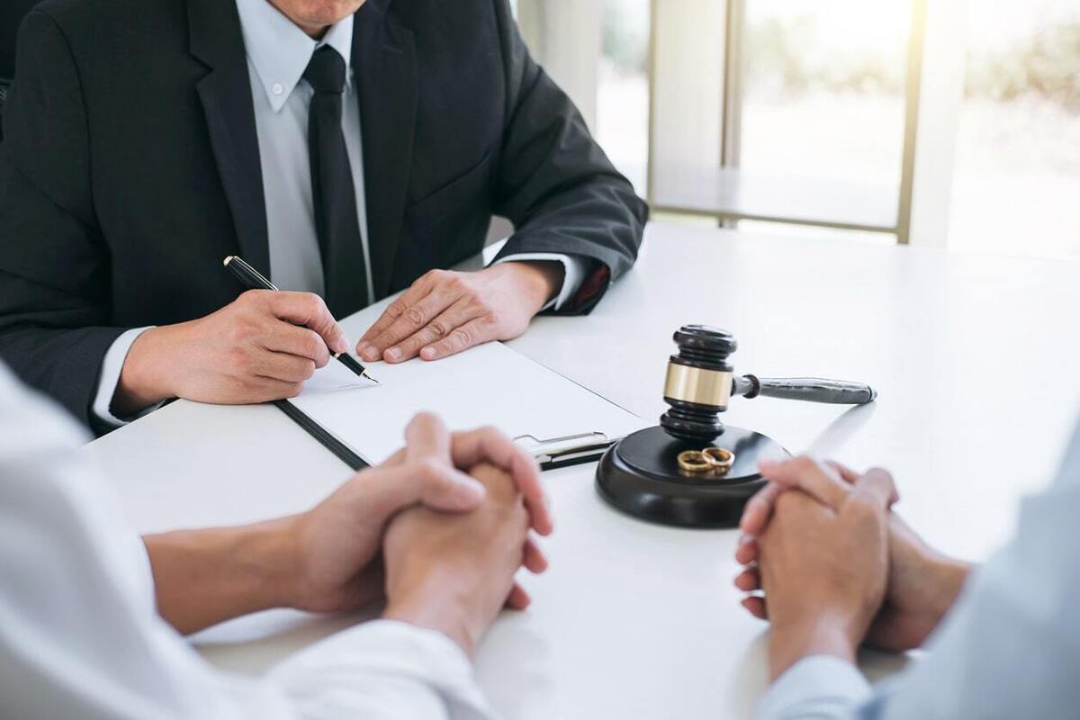 درخواست عجیب زن جوان برای طلاق؛ نمی‌خواهم شوهرم دلقک باشد