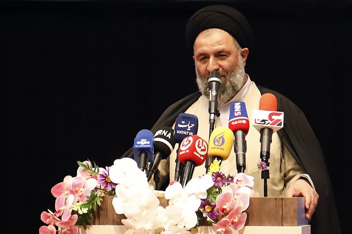 پلیس راهنمایی و رانندگی می‌تواند چهره‌ای زیبا از فراجا را در دل و ذهن مردم تصویرسازی کند