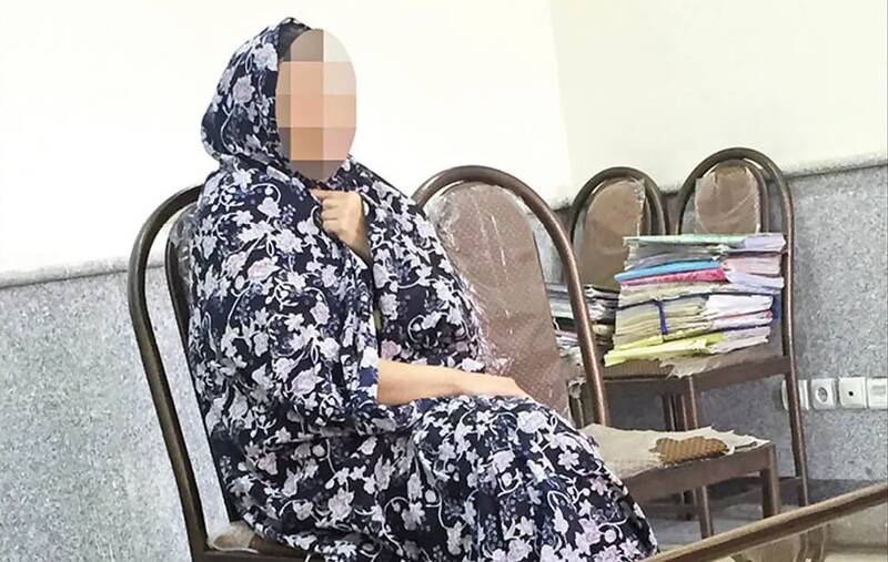 دختری که پدرش رابا ۱۸ضربه چاقو به قتل رساند بخشیده شد