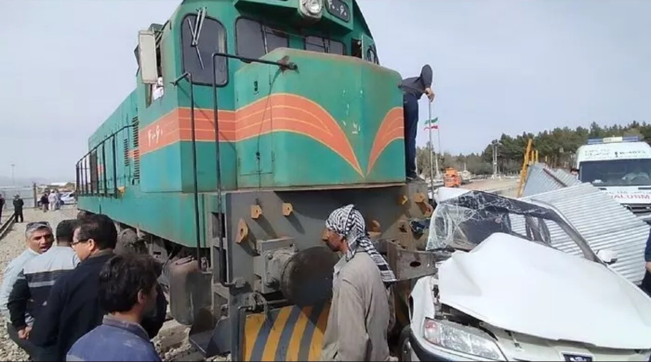 برخورد لوکوموتیو راه آهن زاهدان با خودروی سواری – خبرگزاری مهر | اخبار ایران و جهان