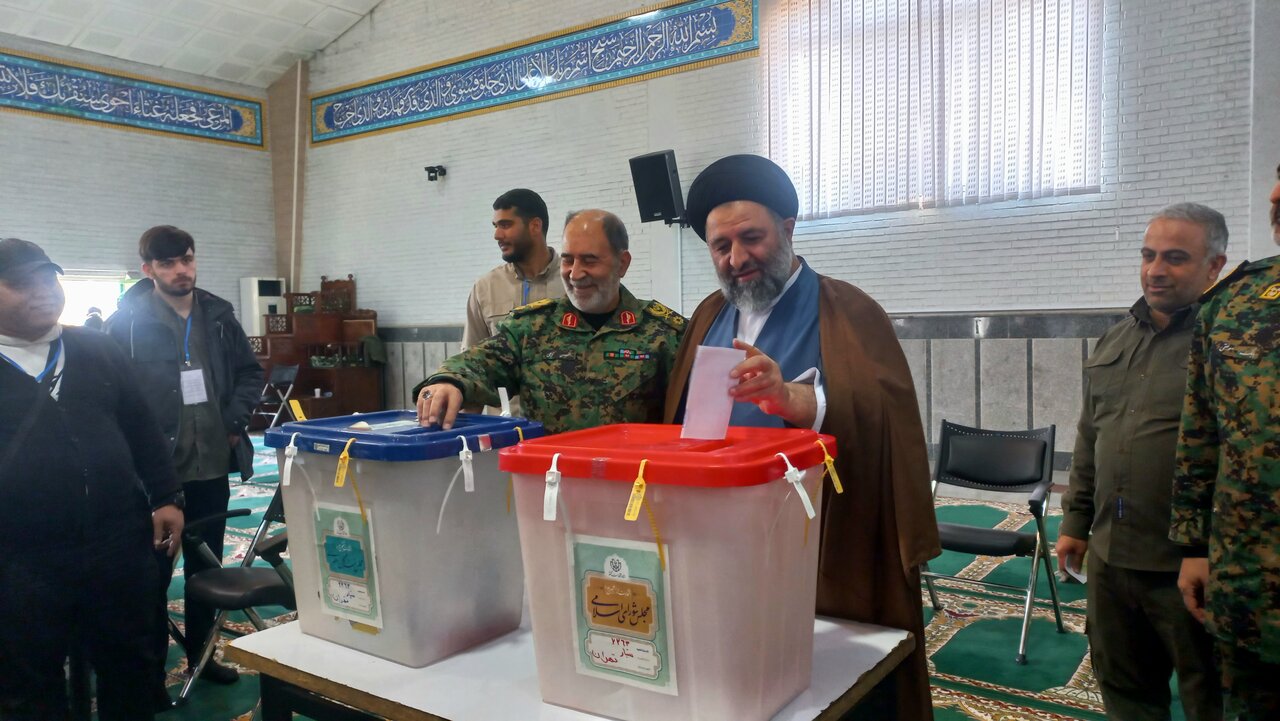 فرمانده یگان‌های ویژه فراجا رای خود را به صندوق انداخت – خبرگزاری مهر | اخبار ایران و جهان