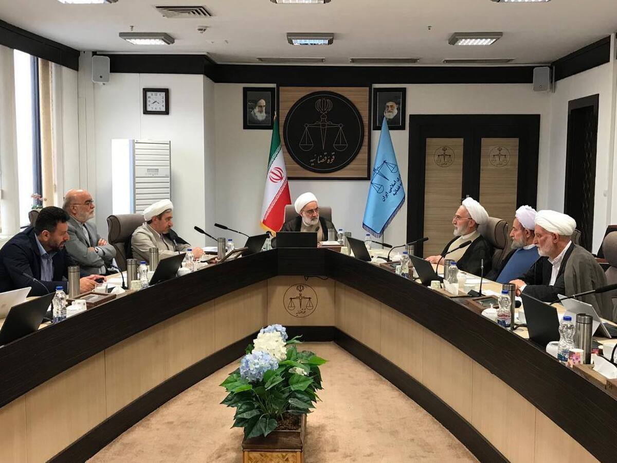 در راستای تاکیدات روز گذشته رئیس دستگاه قضا پیرامون مقوله اتقان آمار مربوط به پرونده‌های قضایی و پرهیز از آمارگرایی صِرف در پیشبرد امور، جلسه شورای معاونان قوه قضاییه امروز با همین دستور کار برگزار شد