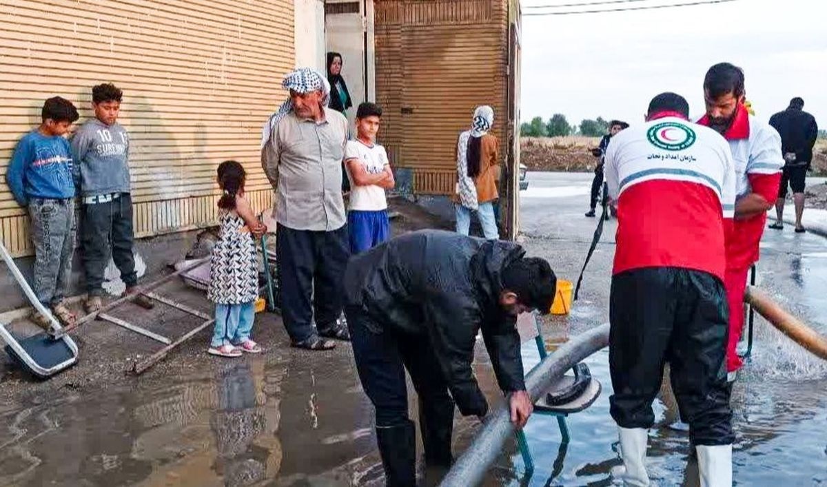 امدادرسانی به بیش از ۵۳۰۰ نفر متأثر از سیل و آبگرفتگی امدادرسانی به بیش از ۵۳۰۰ نفر متأثر از سیل و آبگرفتگی