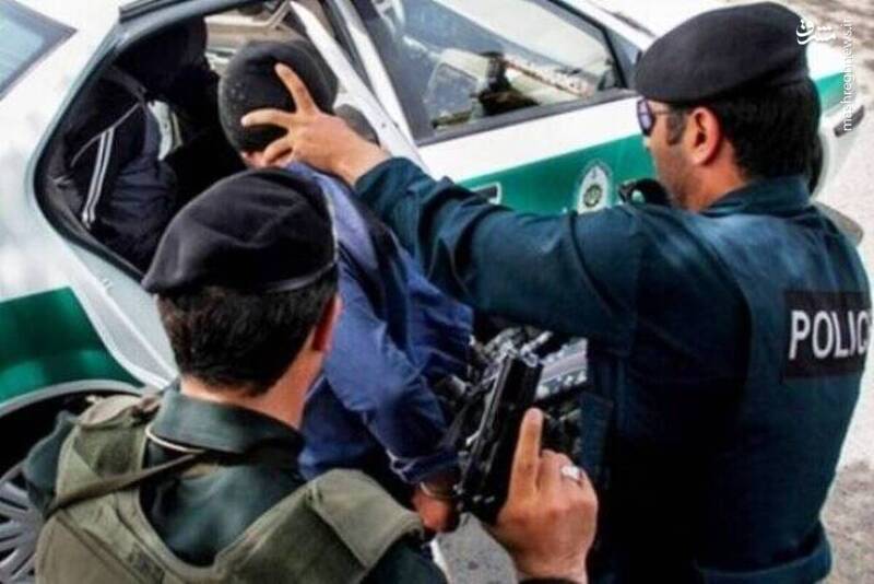 دستگیری اراذل قمه به دست در محله نعمت آباد تهران دستگیری اراذل قمه به دست در محله نعمت آباد تهران