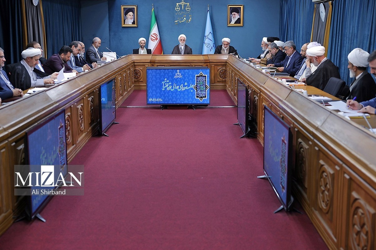 دستورات و تاکیدات رئیس قوه قضاییه در راستای «اقناع افکار عمومی در پروندههای ذوابعاد» و «عدم تأثیرپذیری از فضاسازیها و عمل به مرّ قانون» دستورات و تاکیدات رئیس قوه قضاییه در راستای «اقناع افکار عمومی در پروندههای ذوابعاد» و «عدم تأثیرپذیری از فضاسازیها و عمل به مرّ قانون»