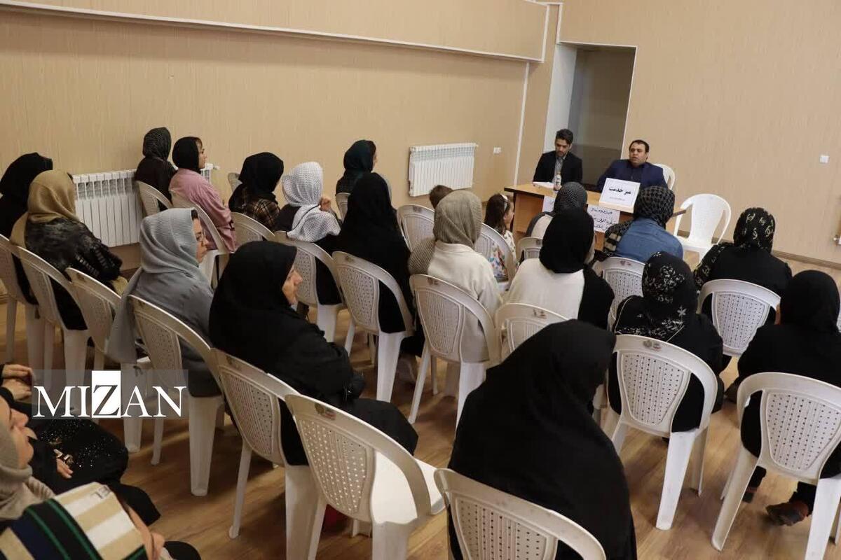 میز خدمت و مشاوره حقوقی به یاد شهدای خدمت در شهرستان اردبیل برگزار شد میز خدمت و مشاوره حقوقی به یاد شهدای خدمت در شهرستان اردبیل برگزار شد
