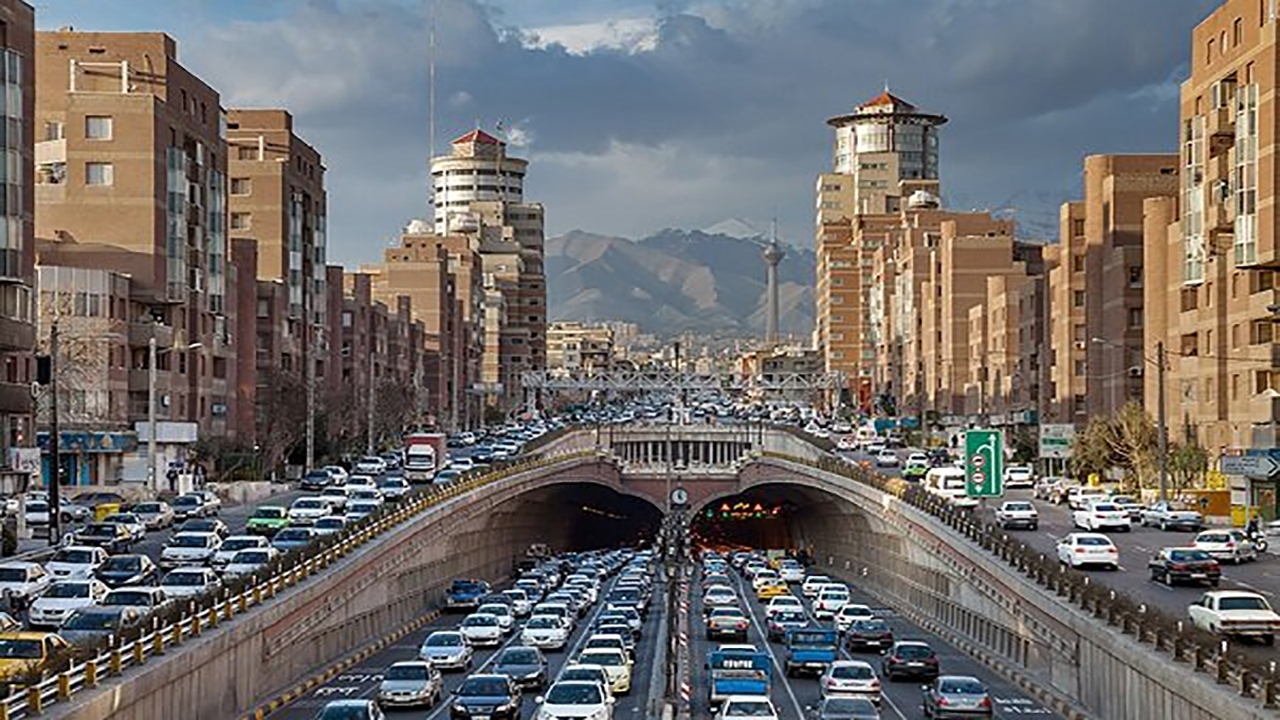 در حاشیه معابر بزرگراهی توقف ممنوع در حاشیه معابر بزرگراهی توقف ممنوع