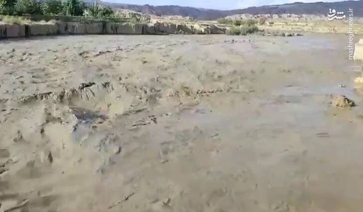 جاری شدن سیل در روستای خرتوت خراسان شمالی