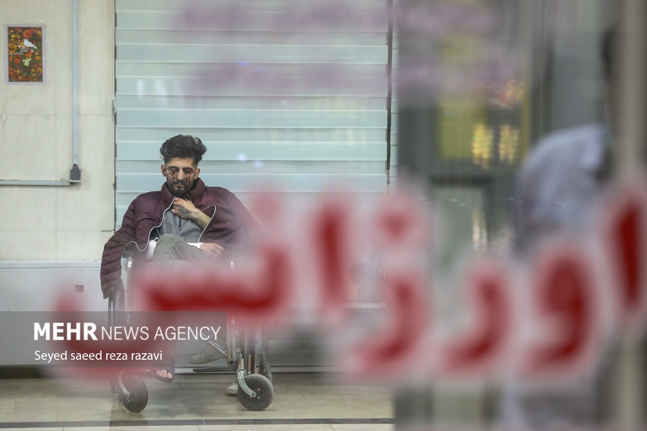 مصدومان آخرین چهارشنبه سال در بیمارستان فارابی مصدومان آخرین چهارشنبه سال در بیمارستان فارابی