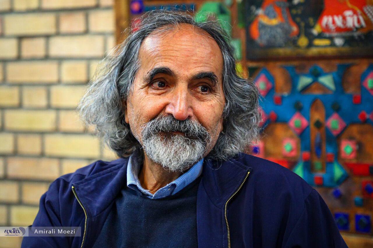 عرصه عمومی اطراف دانشگاه تهران را تخریب کردند تا مبادا دانشجوی دختر و پسر پیاده‌روی کنند