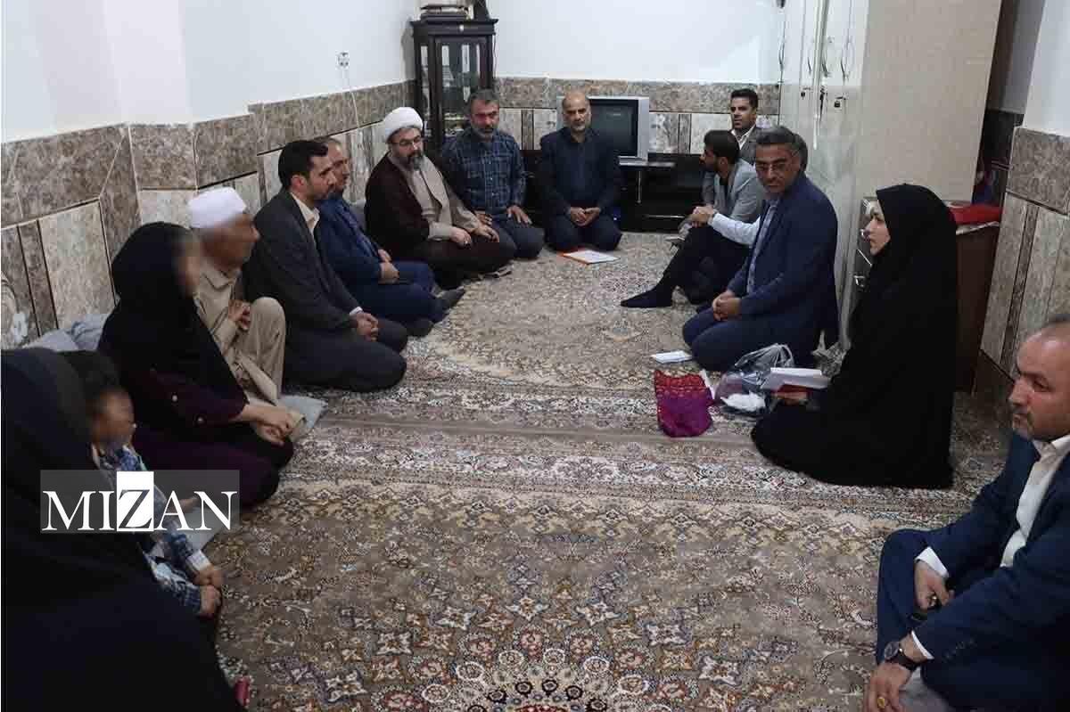 رئیس کل دادگستری سیستان و بلوچستان با خانواده چهار زندانی نیازمند دیدار کرد رئیس کل دادگستری سیستان و بلوچستان با خانواده چهار زندانی نیازمند دیدار کرد