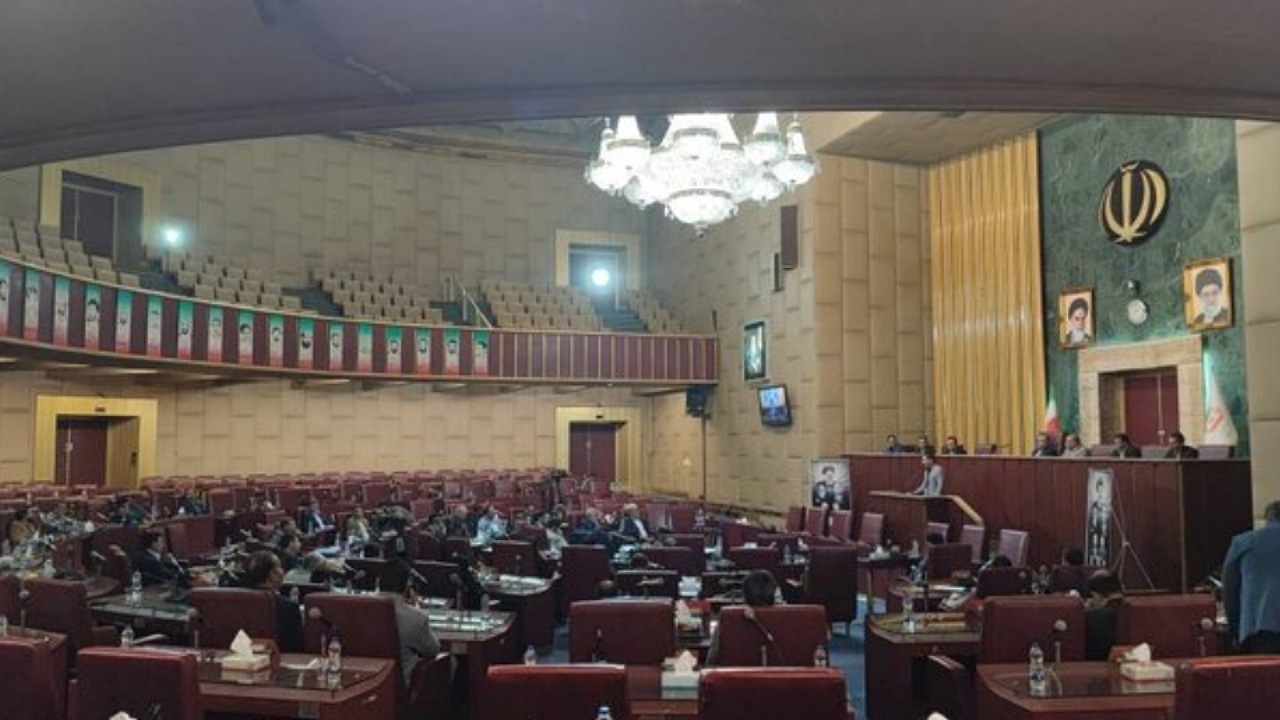 دولت چهاردهم شورا‌ها را طرف مشورت خود قرار دهد