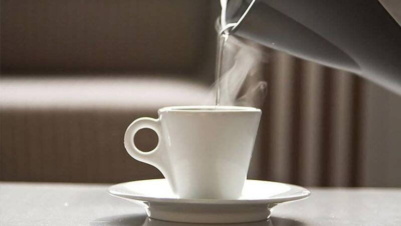 فایده نوشیدن آب گرم چیست؟ فایده نوشیدن آب گرم چیست؟