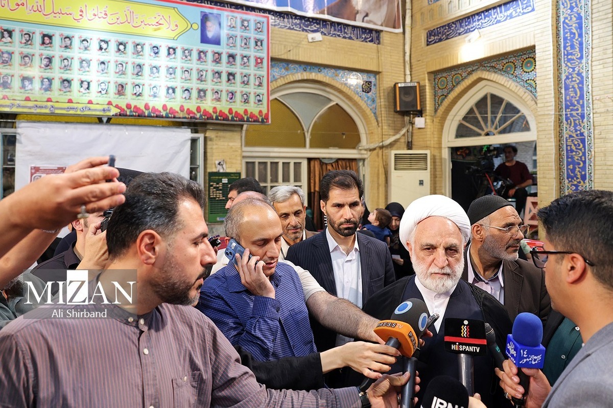 تحریف و تقطیع سخنان رئیس قوه قضاییه در صبح روز دور دوم انتخابات تحریف و تقطیع سخنان رئیس قوه قضاییه در صبح روز دور دوم انتخابات