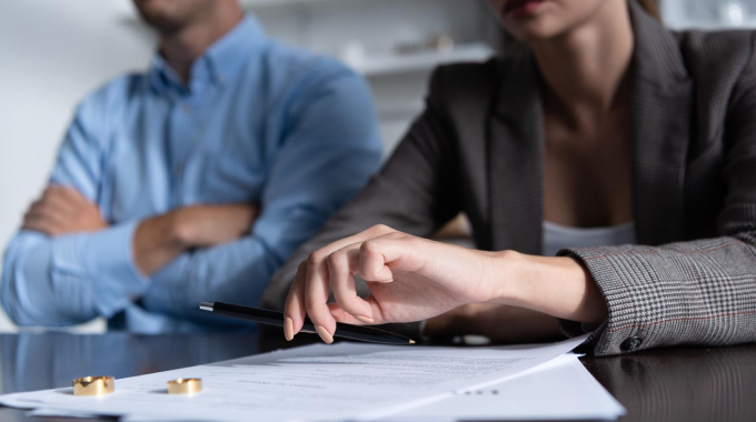 حق طلاق چیست؟ نحوه گرفتن حق طلاق از طرف زن