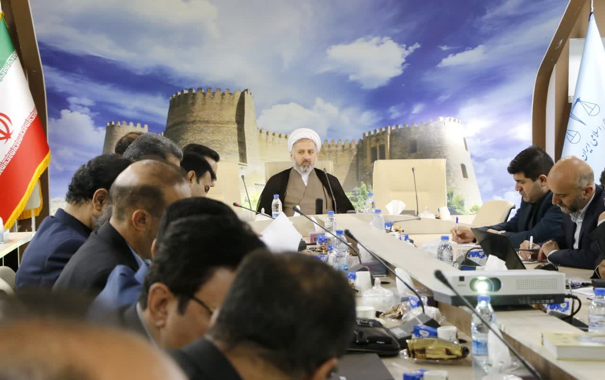 مشاورین املاک بدون مجوز باید تا ۲ ماه آینده تعطیل شوند مشاورین املاک بدون مجوز باید تا ۲ ماه آینده تعطیل شوند