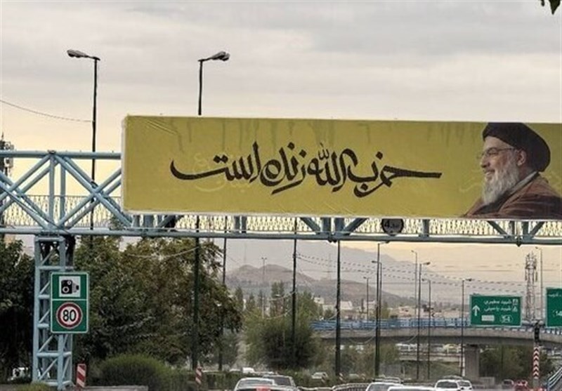 بیلبوردهای “حزب الله زنده است” در پایتخت
