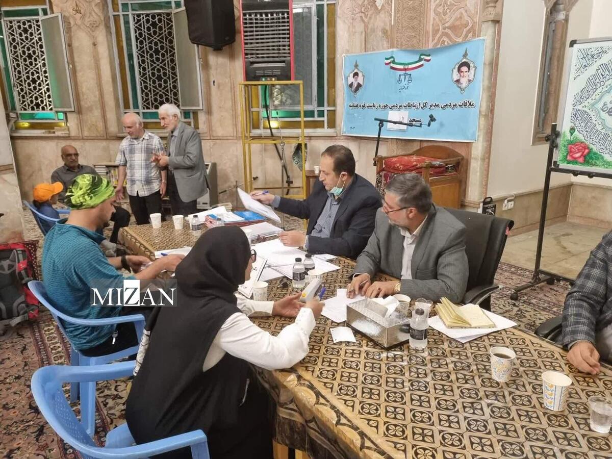 مدیرکل ارتباطات مردمی قوه قضاییه به مشکلات حقوقی نمازگزاران مسجد النبی (ص) رسیدگی کرد مدیرکل ارتباطات مردمی قوه قضاییه به مشکلات حقوقی نمازگزاران مسجد النبی (ص) رسیدگی کرد