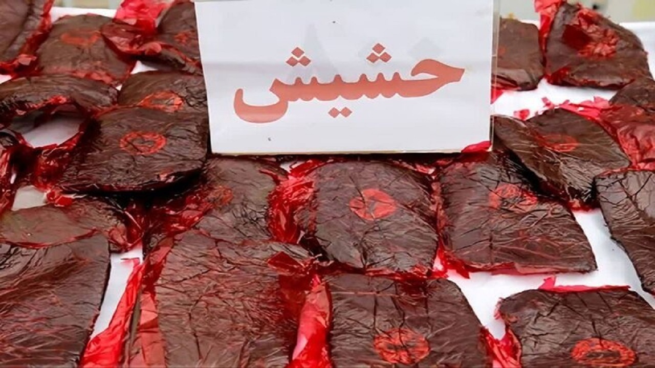کشف ۲۳ کیلوگرم حشیش از قاچاقچی سابقه‌دار