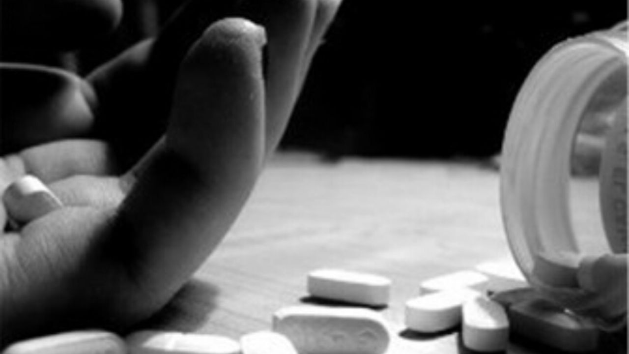 قصاص زن فریبکار برای قتل شوهر با سیانور قصاص زن فریبکار برای قتل شوهر با سیانور