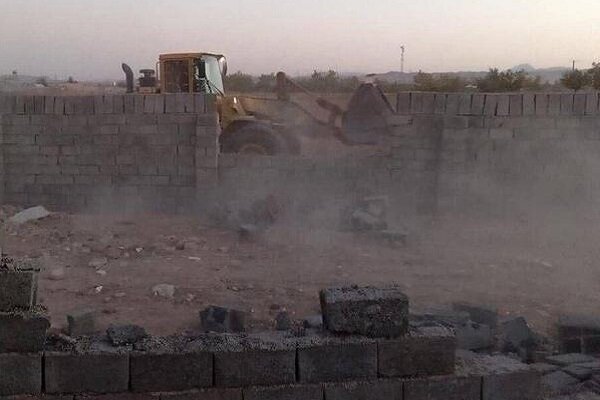 حکم قلع و قمع ساخت و ساز‌های غیر مجاز در اراضی کشاورزی شهرستان قاینات اجرا شد