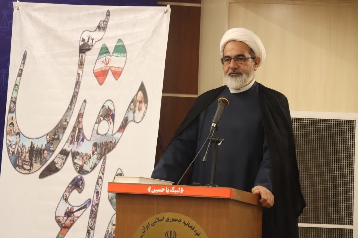 دفاع مقدس نشان داد که یک ملت در سایه ایمان و اعتقاد می‌تواند در مقابل دشمن بایستند و پیروز شود