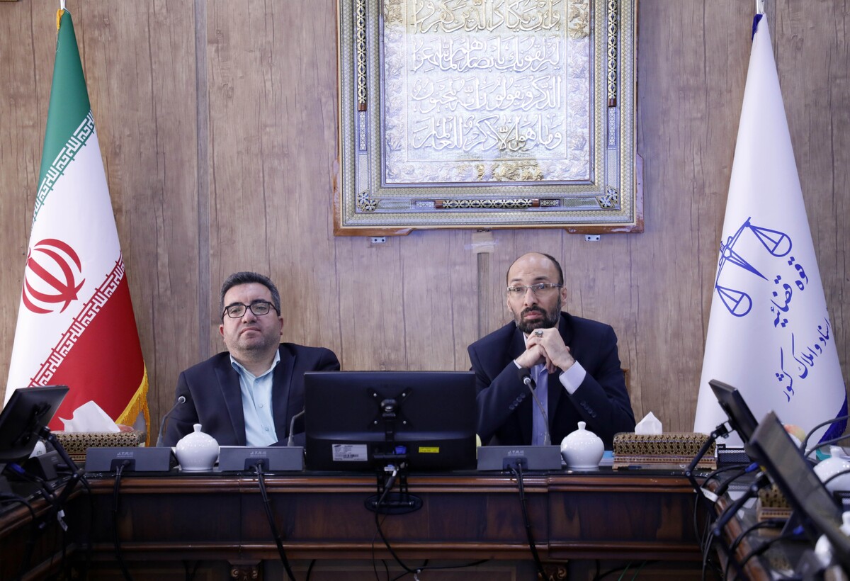 نشست بررسی اجرای سند تحول و تعالی در سازمان ثبت اسناد و املاک کشور برگزار شد نشست بررسی اجرای سند تحول و تعالی در سازمان ثبت اسناد و املاک کشور برگزار شد