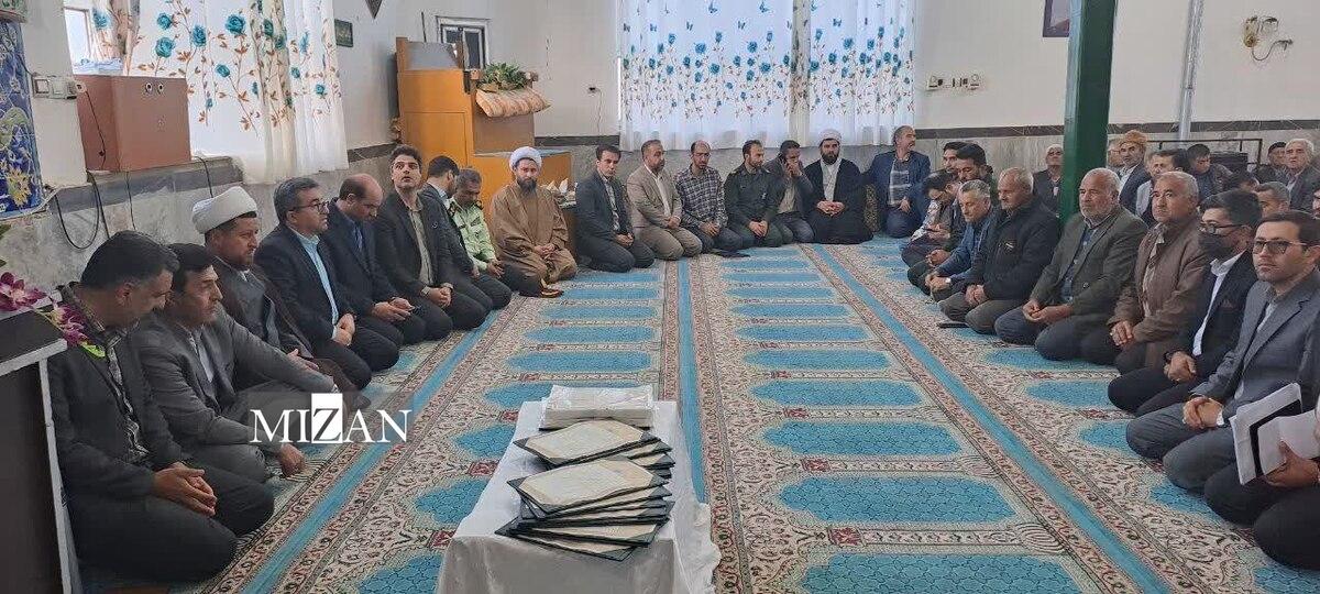 ۲۷۰ سند روستایی منطقه کالپوش با حضور رئیس سازمان ثبت به مالکان اهدا شد ۲۷۰ سند روستایی منطقه کالپوش با حضور رئیس سازمان ثبت به مالکان اهدا شد