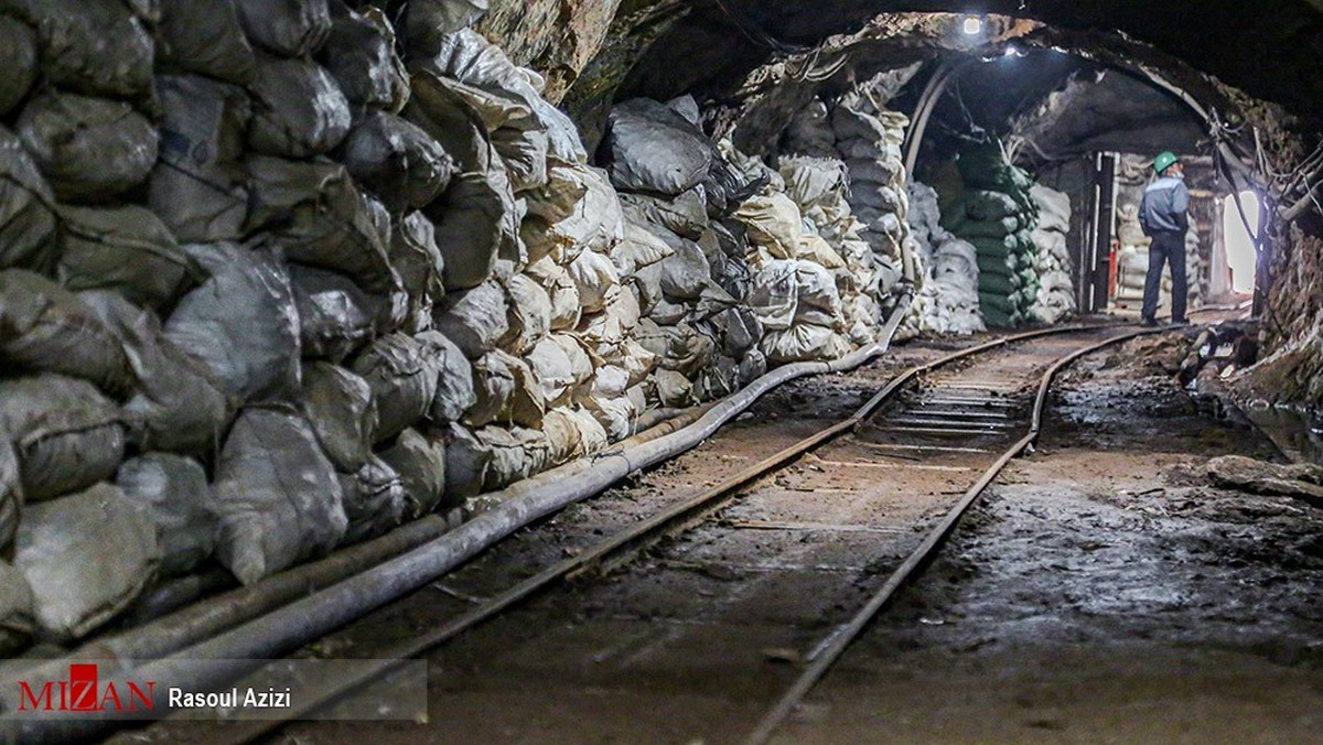 ۳ نفر از مسئولان مرتبط با حادثه فوت یک کارگر در معدن مس سرچشمه رفسنجان بازداشت شدند ۳ نفر از مسئولان مرتبط با حادثه فوت یک کارگر در معدن مس سرچشمه رفسنجان بازداشت شدند