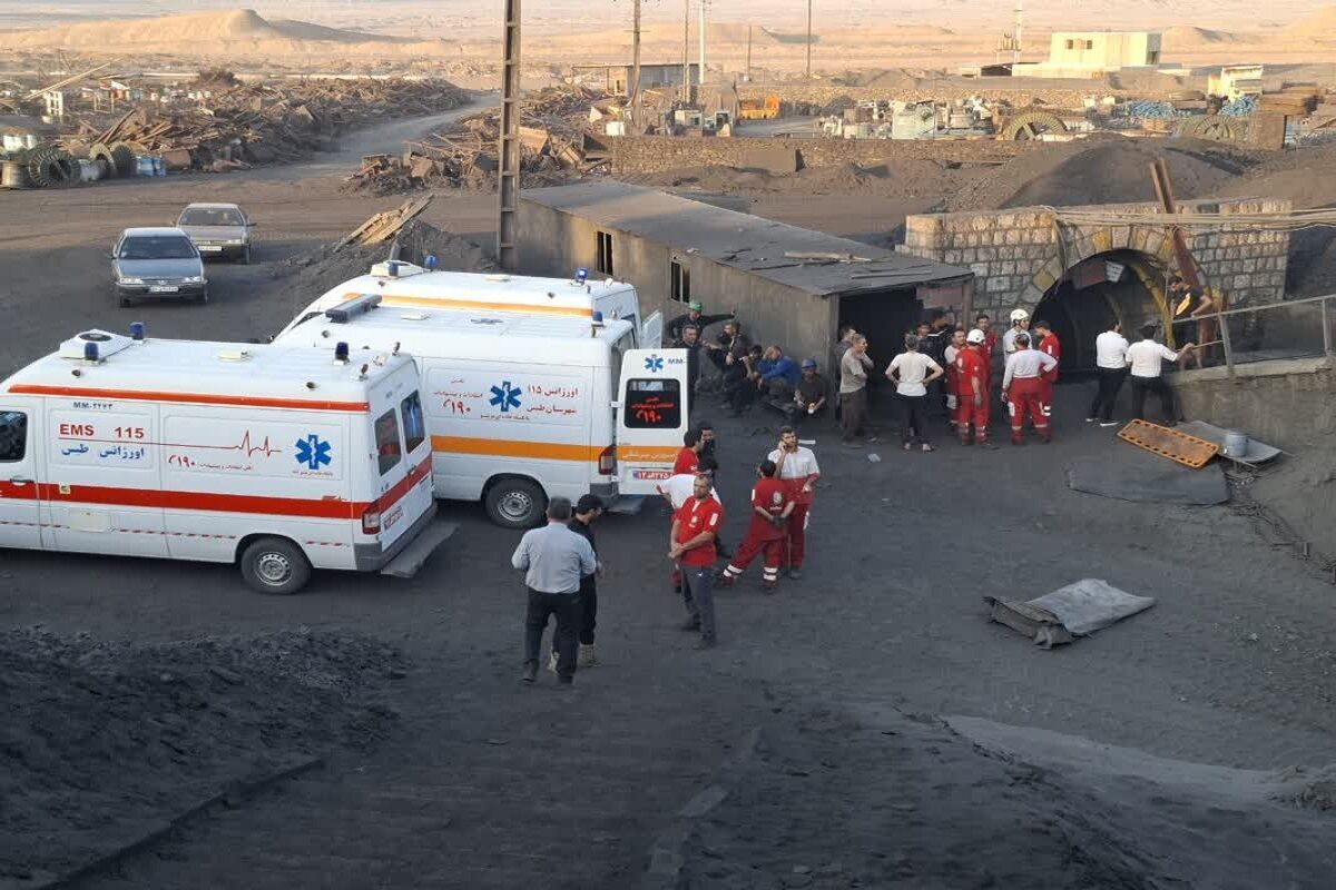 ۱۷ نفر در حادثه معدن طبس نجات یافتند ۱۷ نفر در حادثه معدن طبس نجات یافتند