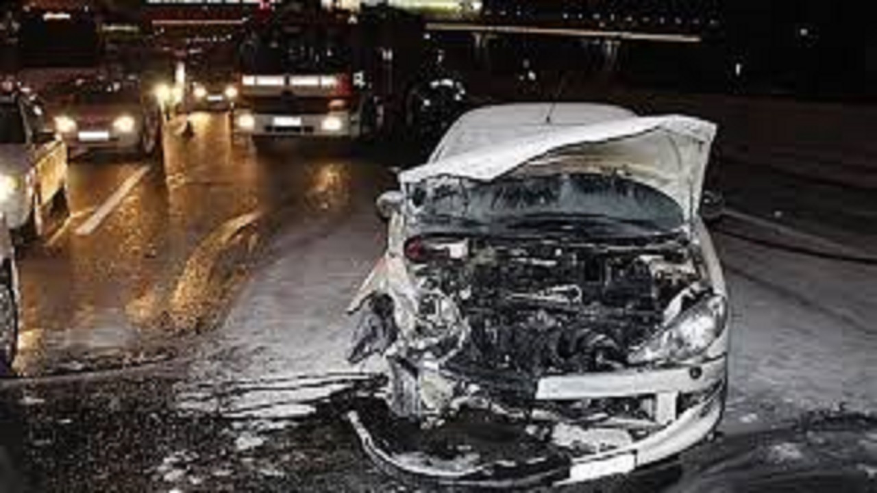 واژگونی پژو ۲۰۶ در اتوبان تهران واژگونی پژو ۲۰۶ در اتوبان تهران