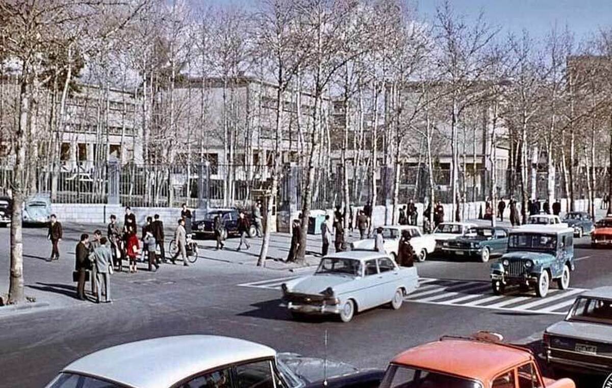(تصویر) نمایی از خیابان چرم و کفش و دلار در سال ۱۳۴۸