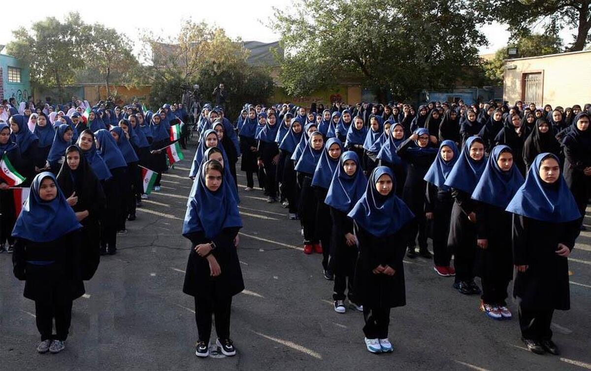 فکر کنید «روپوش مدرسه» هم «چای دبش» است! فکر کنید «روپوش مدرسه» هم «چای دبش» است!