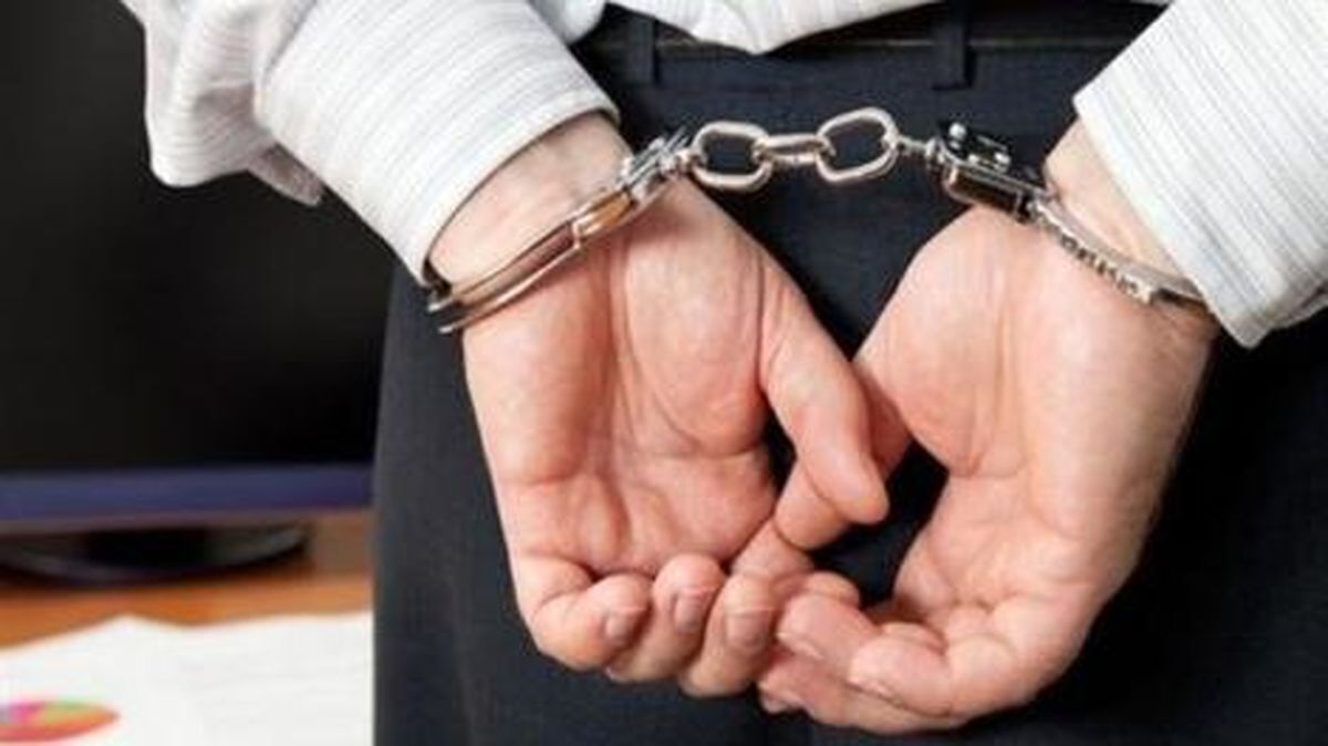 وکیل قلابی چگونه به دام پلیس افتاد وکیل قلابی چگونه به دام پلیس افتاد