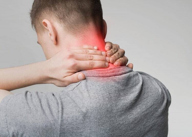 چرا عضلات گردن پس از بیدار شدن میگیرد؟ چرا عضلات گردن پس از بیدار شدن میگیرد؟