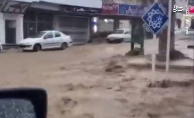 سیلاب و آبگرفتگی خیابانهای نوشهر و چالوس سیلاب و آبگرفتگی خیابانهای نوشهر و چالوس