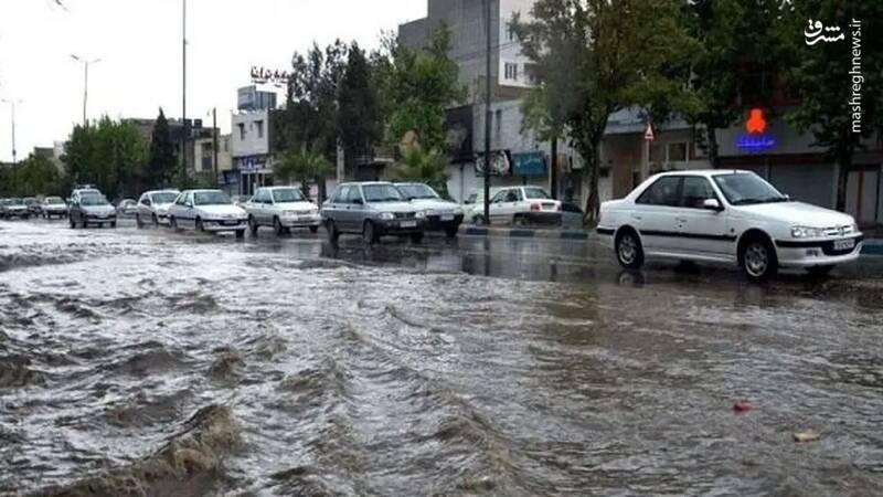 جاری شدن سیلاب در رامسر