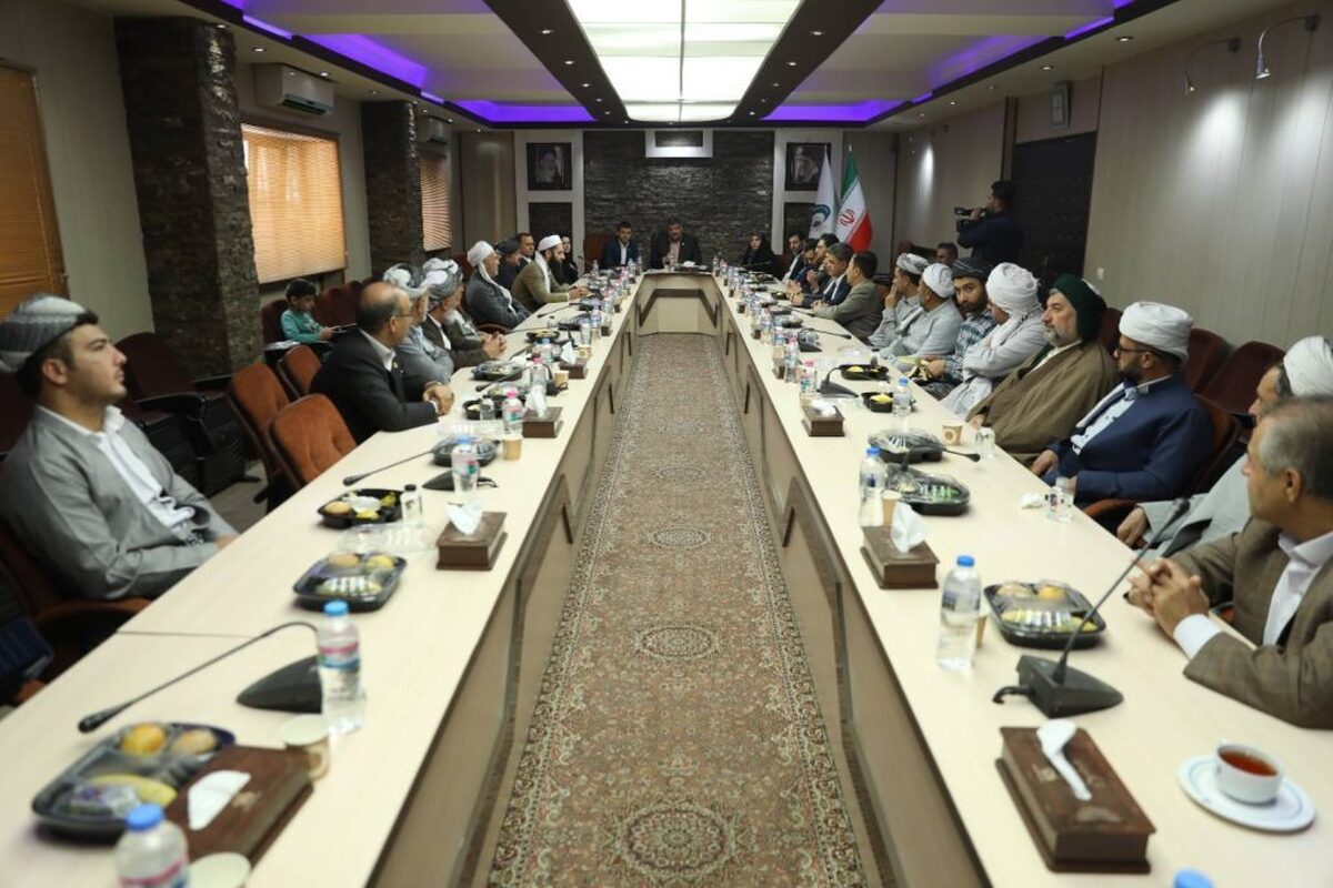 مرکزوکلا نماد وحدت و همکاری میان اقوام و ادیان مختلف درکشور است مرکزوکلا نماد وحدت و همکاری میان اقوام و ادیان مختلف درکشور است