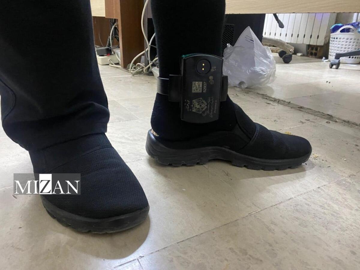 هزار و ۴۲۴ زندانی در استان تهران با دریافت پابند الکترونیکی نزد خانوادههای خود بازگشتند هزار و ۴۲۴ زندانی در استان تهران با دریافت پابند الکترونیکی نزد خانوادههای خود بازگشتند