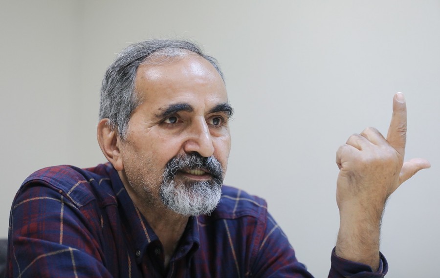 تقی آزاد ارمکی: جامعه به دنبال یک رئیس جمهور زنده است / ایران در شرایط کاملاً سخت و بحرانی است
