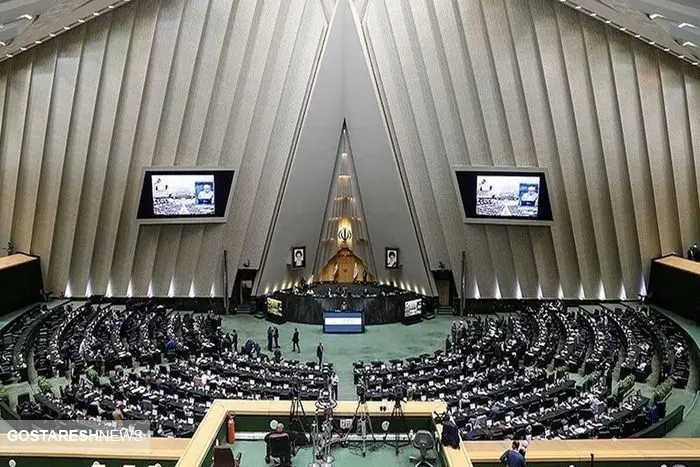 اعتراض تند وتیز نماینده مجلس به عیدی تعیین شده کارگران و فرهنگیان اعتراض تند وتیز نماینده مجلس به عیدی تعیین شده کارگران و فرهنگیان