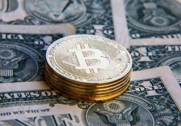 بیت‌کوین از قله ۱۱۸ هزار دلار عقب‌نشینی کرد؛ بازار رمزارز در فاز انتظار