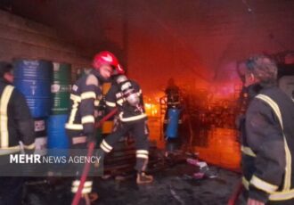 آتش‌نشانی: سوله ۱۶۰۰ متری تولید مبلمان طعمه حریق شد