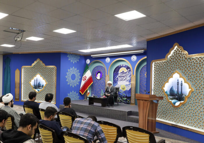 شعر در جنگ‌های شناختی آخرالزمان نقش‌آفرین است