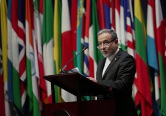 عراقچی: گفت‌وگو امری بدیهی و مهم برای جلوگیری از اشتباه‌ محاسباتی است