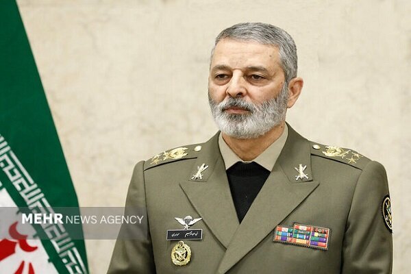 پیام تبریک سرلشکر موسوی به فرمانده نداجا به مناسبت روز نیروی دریایی