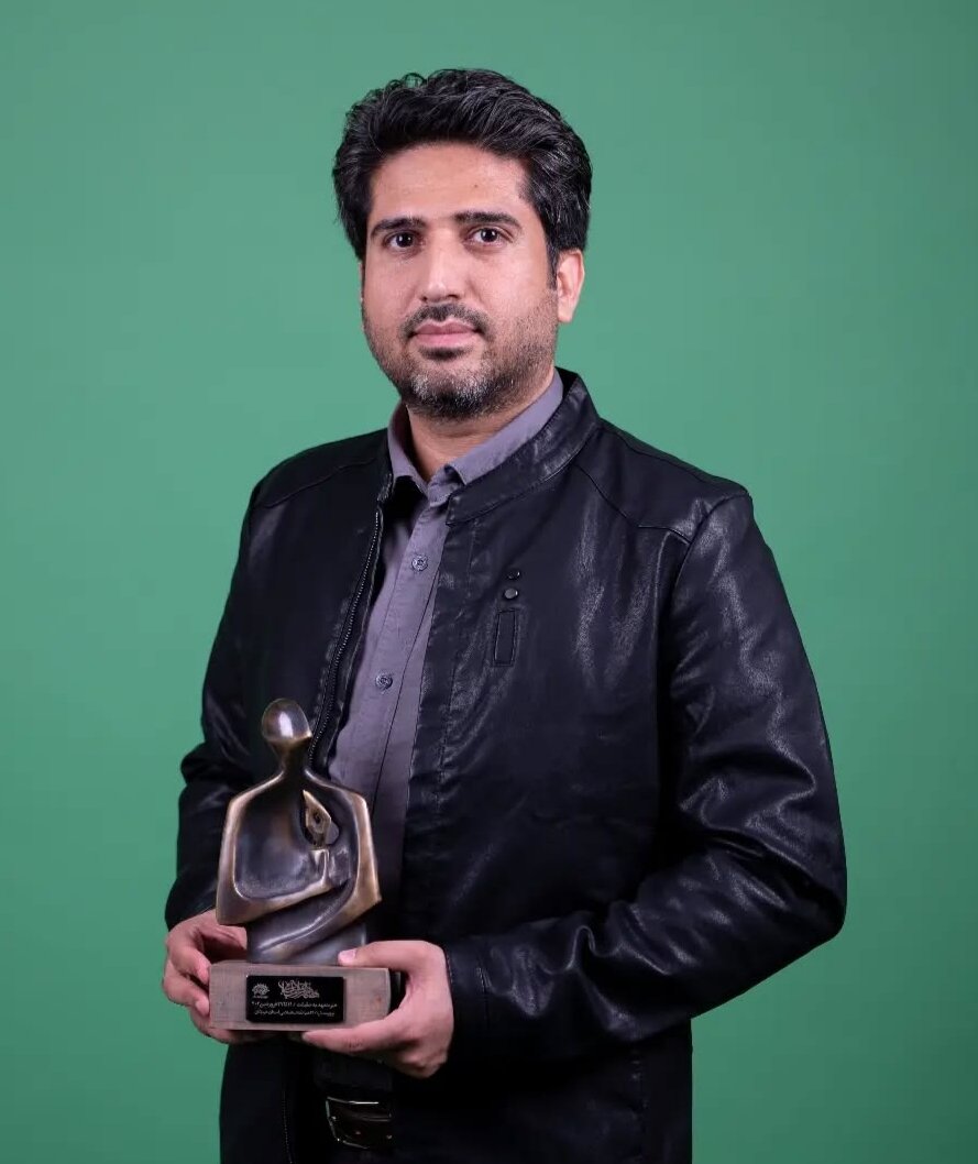 از محله سیدکامل تا طوبای زرین فجر؛ روایت دغدغههای یک هنرمند هرمزگانی از محله سیدکامل تا طوبای زرین فجر؛ روایت دغدغههای یک هنرمند هرمزگانی