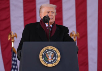 «ترامپ» دامنه ممنوعیت ورود به آمریکا را گسترش داد