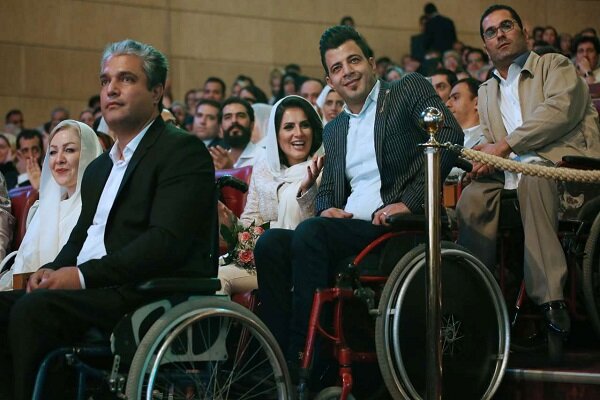 جشن ازدواج ۱۱۴ زوج دارای معلولیت در برج میلاد برگزار شد